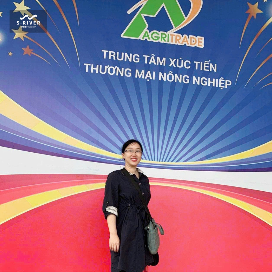 Bà Trịnh Thu Trang - Giám đốc sáng tạo của Công ty TNHH Truyền thông và Sáng tạo S-River đã tham gia chương trình với vai trò là Chuyên gia - Cố vấn đào tạo.